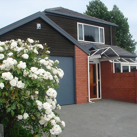 Aroha Riccarton Bed And Breakfast 크라이스트처치 외부 사진